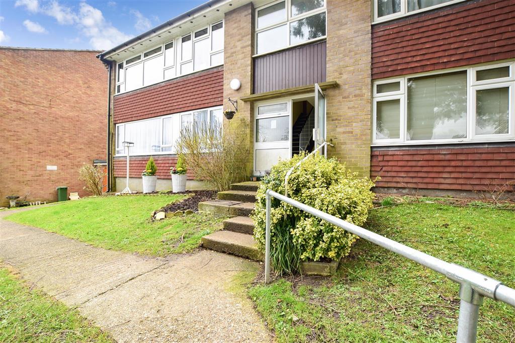 Harestone Hill, Caterham, Surrey 3 bed ground floor flat £305,000