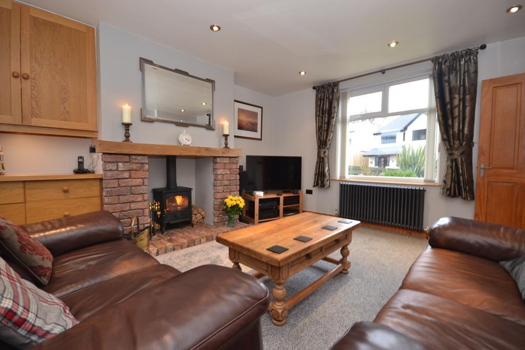 Calder Avenue, Billington, BB7 9NQ 3 bed semidetached house £224,950