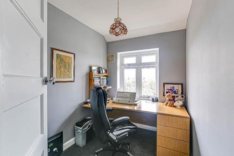 6 The Rise, South Croydon, CR2 8NB