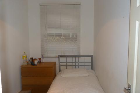 3 bedroom ground floor maisonette for sale - Temple Road, Cricklewood