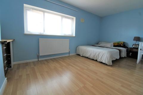2 Rowan Road, West Drayton, UB7 7UA