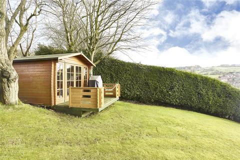 16 The Meadows, Grotton, Oldham, OL4 4LR