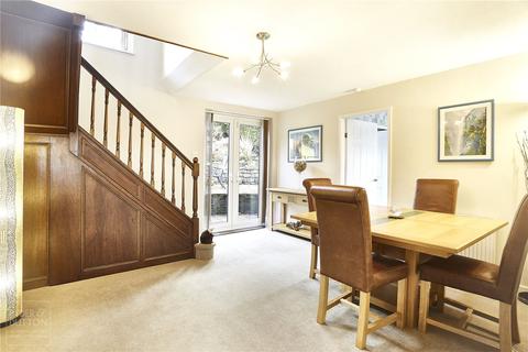 16 The Meadows, Grotton, Oldham, OL4 4LR