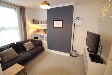 29 Westway, Caterham, CR3 5TQ