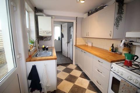 29 Westway, Caterham, CR3 5TQ