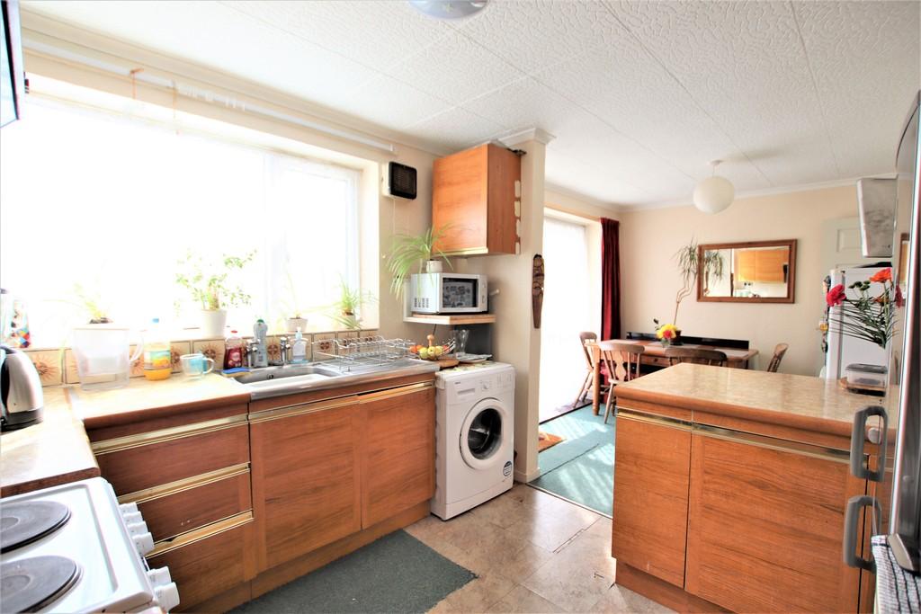 Raleigh Crescent, Stevenage 3 bed terraced house £299,000