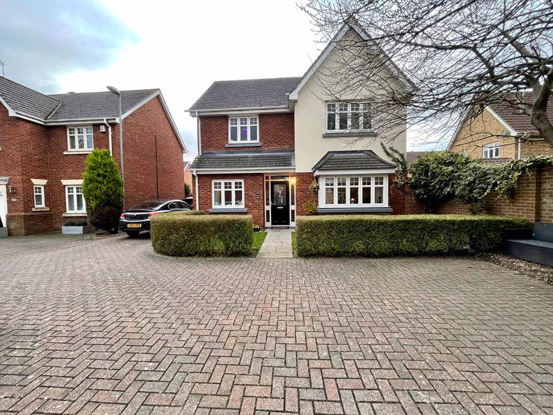 Frenchs Gate, Dunstable 4 bed detached house £435,000