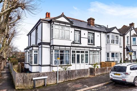 54 Hampton Road, Worcester Park, KT4 8ET