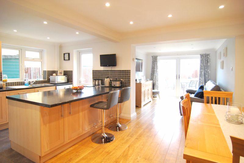 Holmwood Drive, Tuffley, Gloucester 4 bed semidetached house £328,500