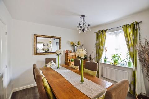 14 Barrow Close, Salisbury, SP2 8FJ