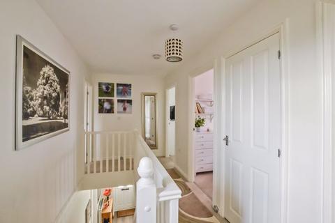 14 Barrow Close, Salisbury, SP2 8FJ