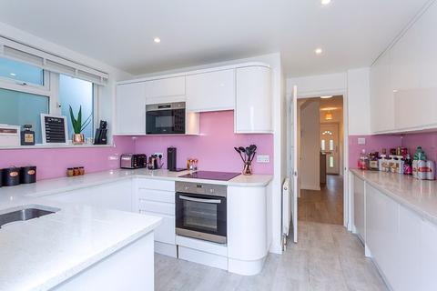 Flat 5, Westmorland Court Grennell Road, Sutton, SM1 3DL