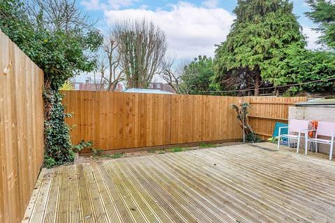 Flat 5, Westmorland Court Grennell Road, Sutton, SM1 3DL