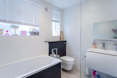 Flat 5, Westmorland Court Grennell Road, Sutton, SM1 3DL