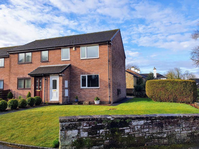 Harraby Grove Court, Carlisle 3 bed semidetached house £135,000