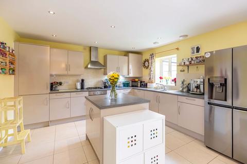 29 Badgers Drive, Wantage, OX12 9WJ