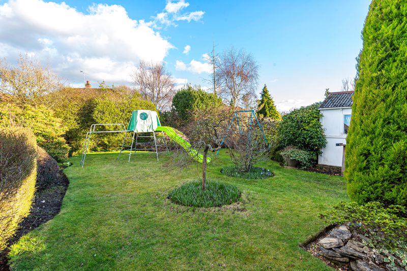 Ashdene Road, Ashurst, Hampshire 2 bed detached bungalow £400,000
