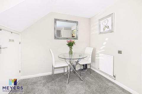 2 Bloomfield Place, Bournemouth, BH9 1UB