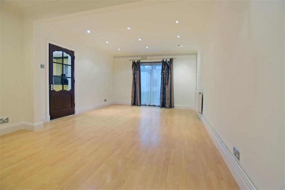 Lyon Park Avenue, Wembley 3 bed semidetached house £2,100 pcm (£485 pw)