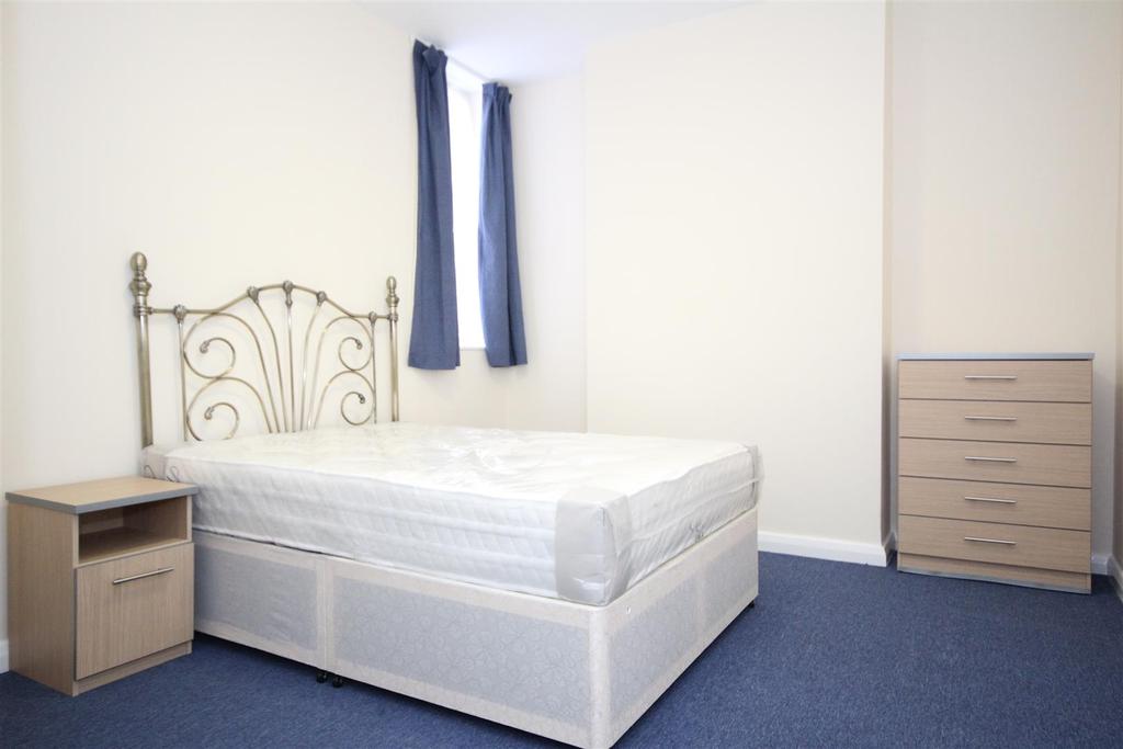 Goodson Road, Harlesden, NW10 9LR 1 bed flat £1,096 pcm (£253 pw)