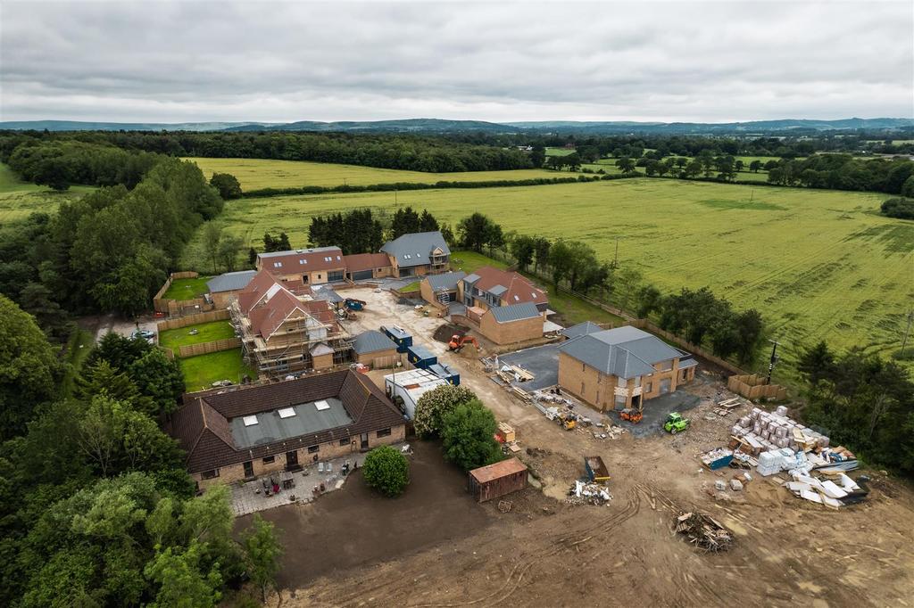 LUXURY NEW HOMES, NESTLED IN THE COUNTRYSIDE Worth Lane, Little