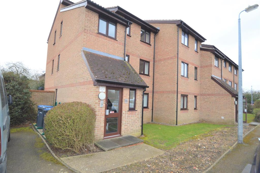 Sandon Close, Rochford 1 bed apartment £157,500