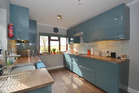 Meadow Rise Beauchamp Lane, Callow End, Worcester, WR2 4UQ