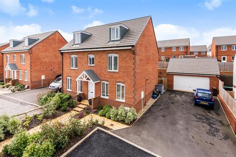 18 Loom End, Tiverton, EX16 5FJ