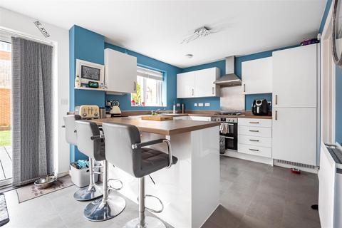 18 Loom End, Tiverton, EX16 5FJ