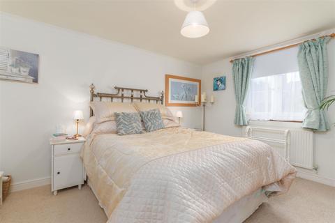25 Monks Walk, Evesham, WR11 4SL