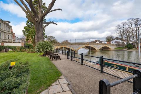 25 Monks Walk, Evesham, WR11 4SL
