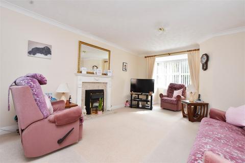5 Bartley Mill Close, Stone Cross, Pevensey, BN24 5PE