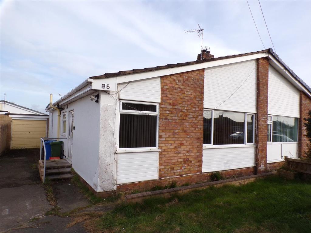 Bryn Cwnin Road, Rhyl 2 bed semidetached bungalow £130,000