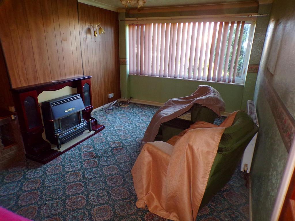 Bryn Cwnin Road, Rhyl 2 bed semidetached bungalow £130,000