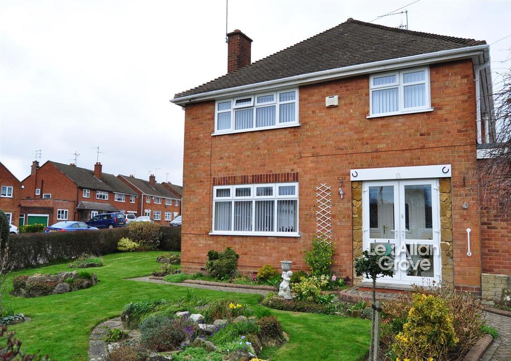 Rosemary Road, Halesowen 3 bed semidetached house £310,000