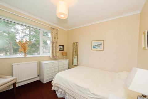 4 Paddocks Close, Ashtead, KT21 2RA