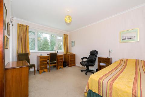 4 Paddocks Close, Ashtead, KT21 2RA