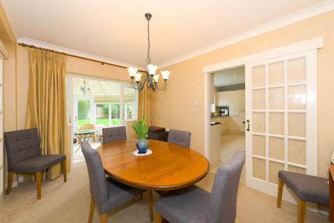 4 Paddocks Close, Ashtead, KT21 2RA