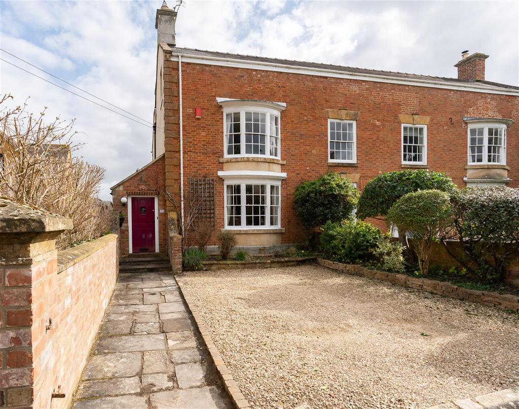 Badsey, Evesham, Worcestershire 4 bed semidetached house £550,000