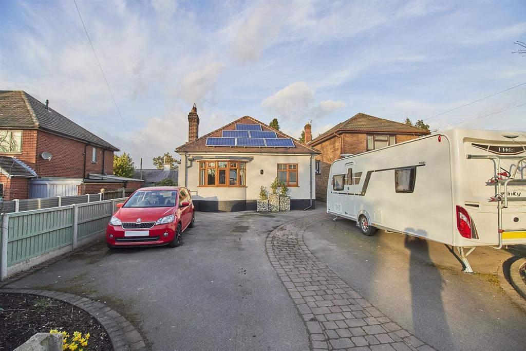 Burbage Road, Burbage, Hinckley 3 bed detached house for sale £440,000