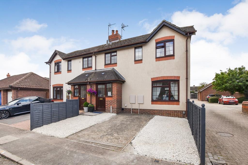 Stable Close, Stanway, Colchester, CO3 3 bed semidetached house £280,000