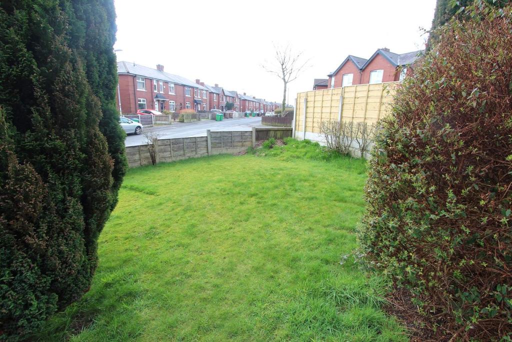 Cutgate Road, Cutgate, Rochdale 3 bed semidetached house £625 pcm (£