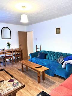 3 bedroom ground floor flat to rent, Caldwell Street, Oval SW9