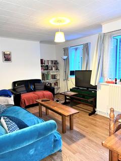 3 bedroom ground floor flat to rent, Caldwell Street, Oval SW9