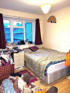 3 bedroom ground floor flat to rent, Caldwell Street, Oval SW9