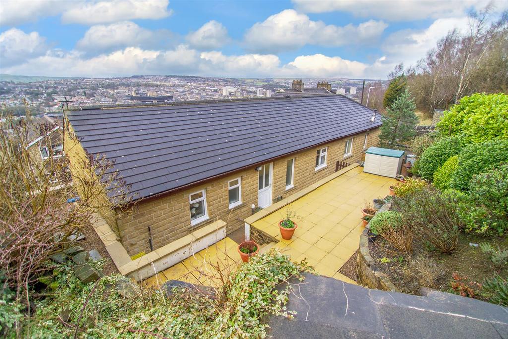 Blaithroyd Lane, Southowram, Halifax 3 bed semidetached house £220,000