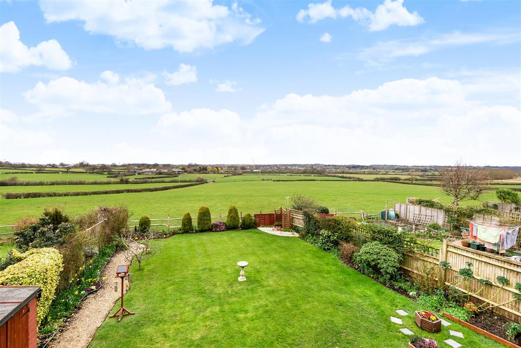 Marshfoot Lane, Hailsham 4 bed detached house £450,000