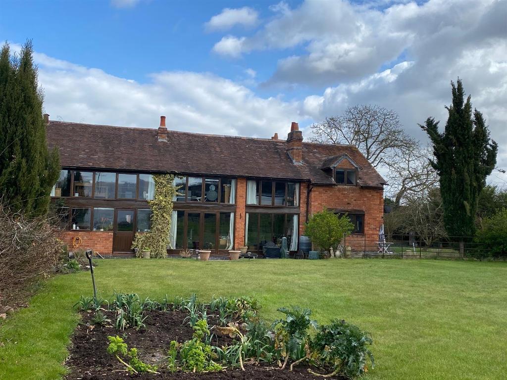 Little Clevelode, Malvern 3 bed barn conversion £1,400 pcm (£323 pw)