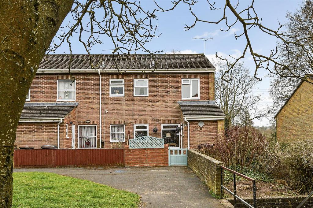 Galahad Close, Andover 3 bed end of terrace house £195,000