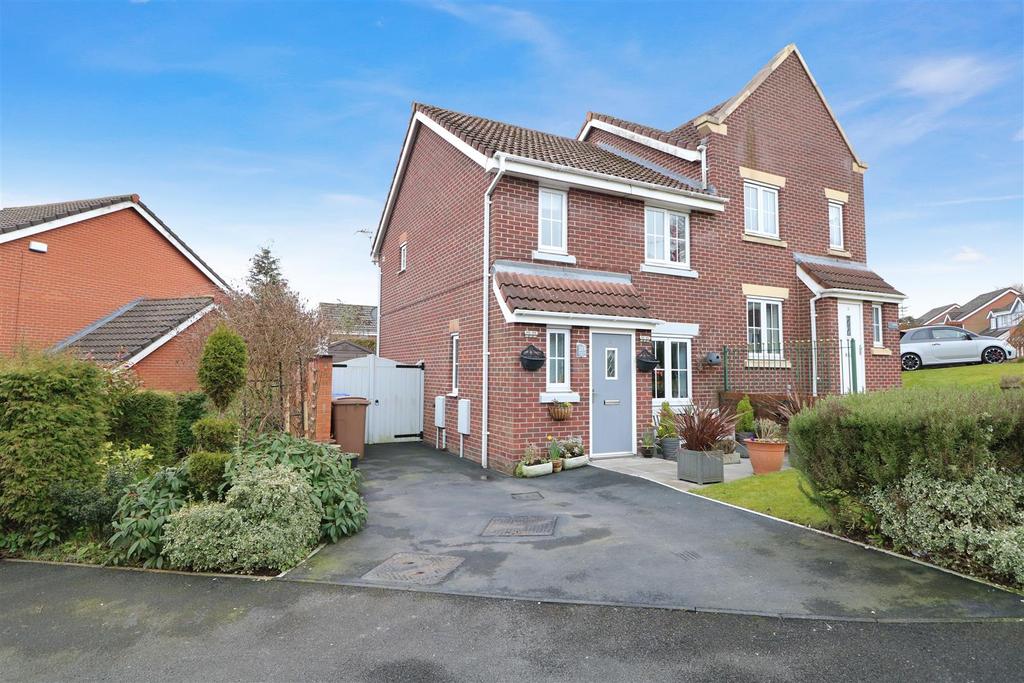 Emerald Way, Milton, StokeOnTrent 3 bed semidetached house £165,000